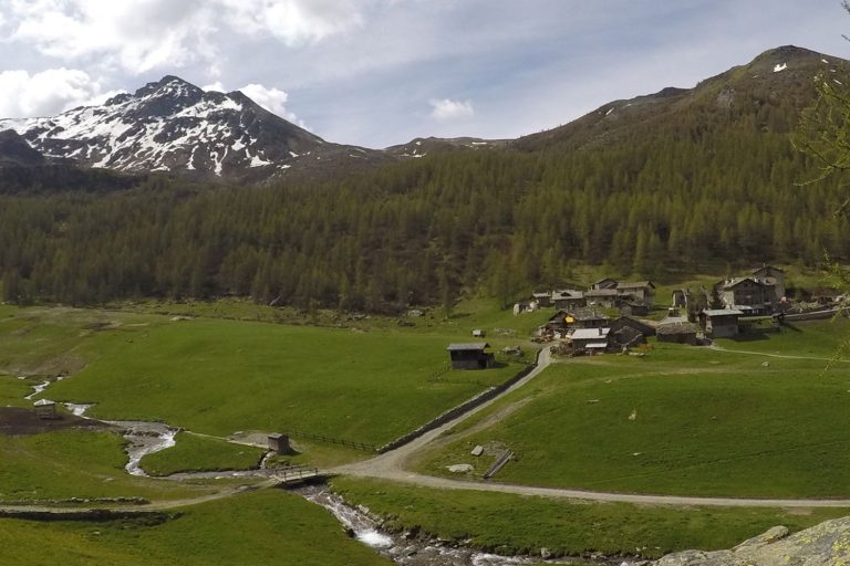 Cheneil in featured places