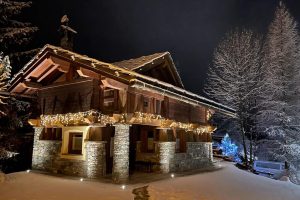 Night view of the Apartament La Grandze in Valtournanche near Cervinia