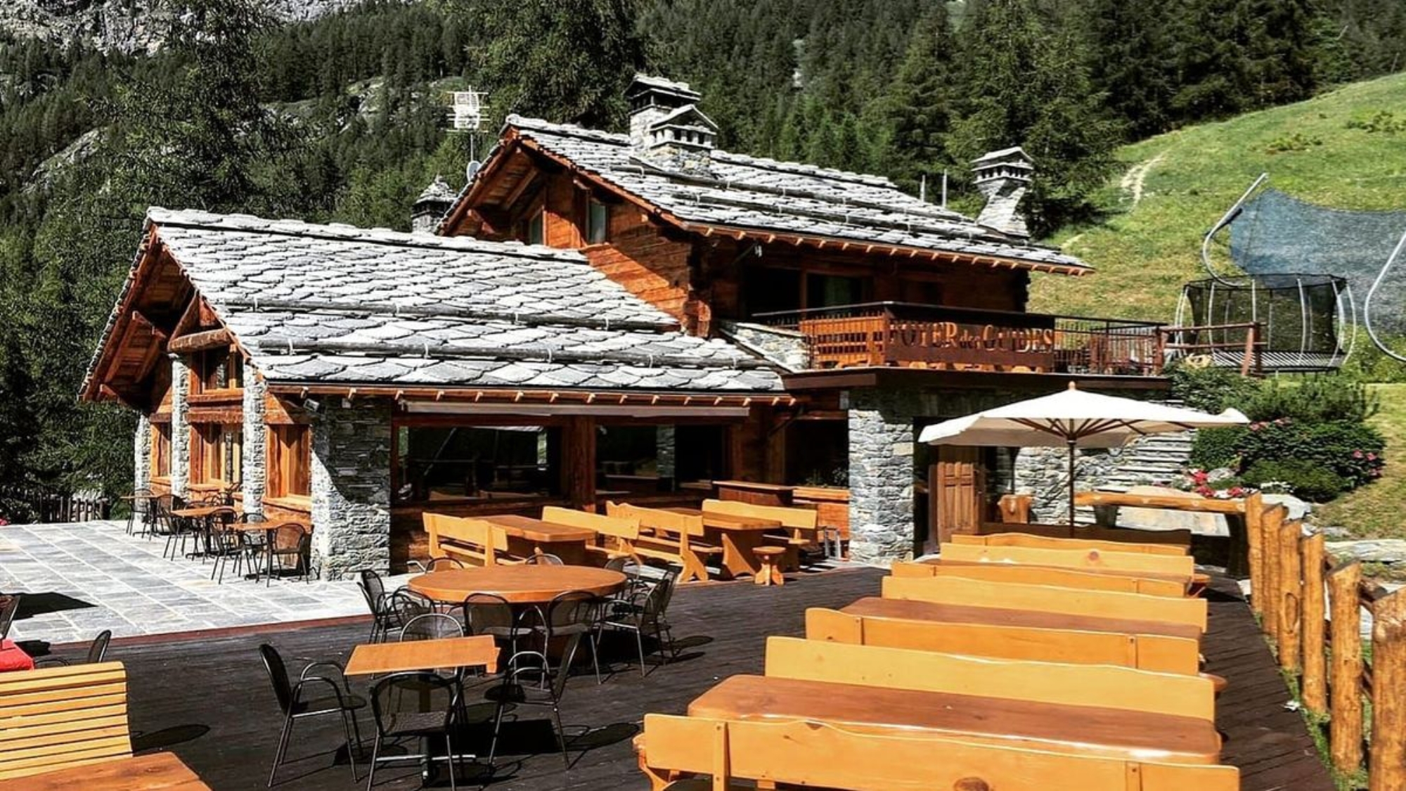 Foyer Des Guides restaurant