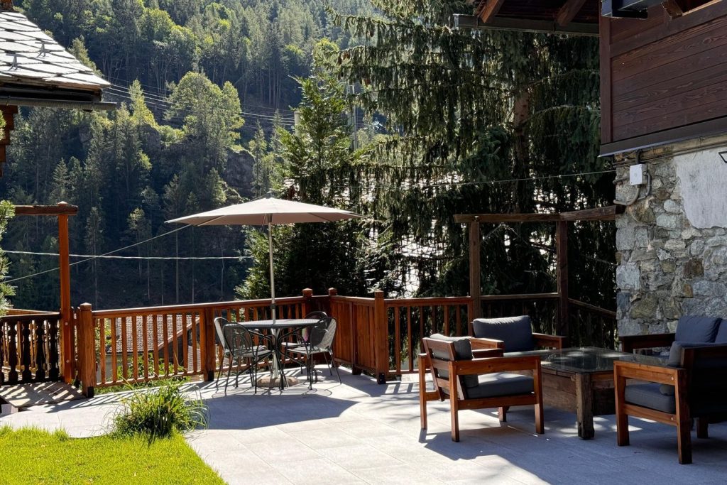 Terrace view of appartament La Motta in Valtournenche