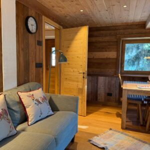 lo chalet entrance area