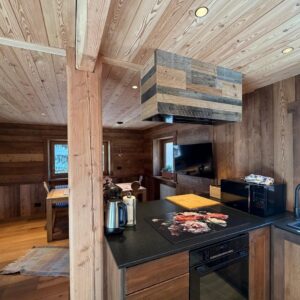 lo chalet kitchen 2